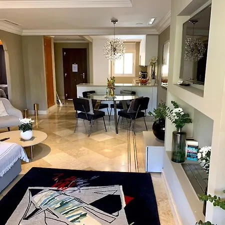 5* Serviced Apartment *