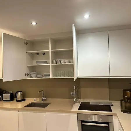 5* Serviced Apartment *